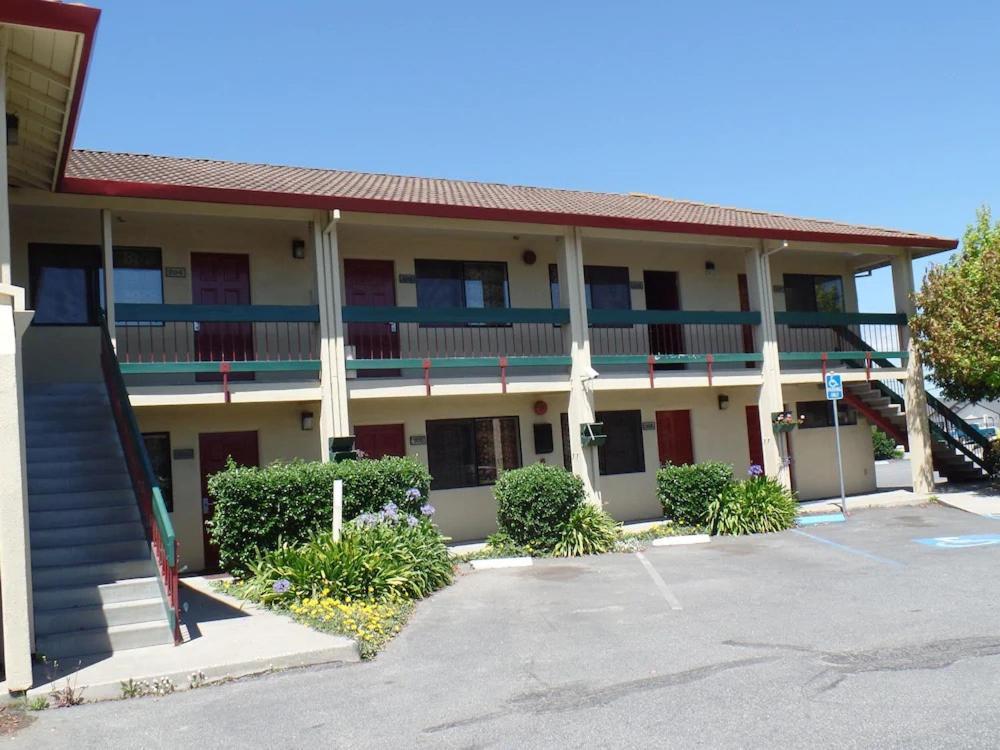 Coastal Valley Inn Castroville Buitenkant foto